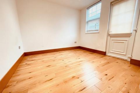 undefined, Selsdon Road, South Croydon, CR2
