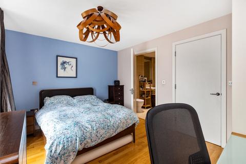 2 bedroom flat to rent, Axminster Road, London, N7
