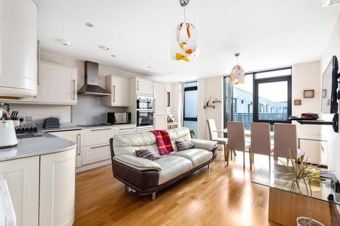 2 bedroom flat to rent, Axminster Road, London, N7