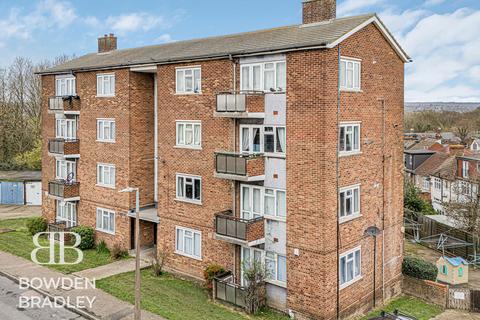 2 bedroom flat for sale, Love Lane, Woodford Green, IG8