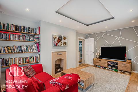 2 bedroom flat for sale, Love Lane, Woodford Green, IG8