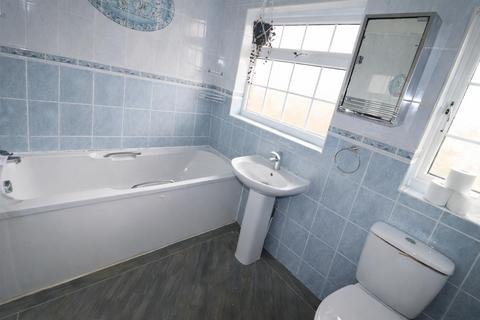 3 bedroom terraced house for sale, Quilter Road, Orpington BR5