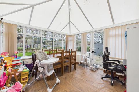 4 bedroom end of terrace house for sale, Wright Close, Bridlington