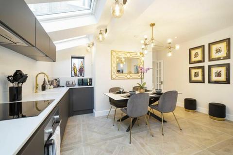 2 bedroom flat to rent, Kelvedon Road, London