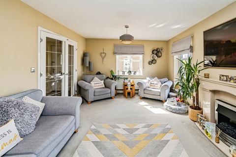4 bedroom detached house for sale, Newton Avenue, Aylesbury