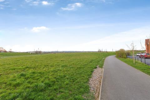 4 bedroom detached house for sale, Newton Avenue, Aylesbury