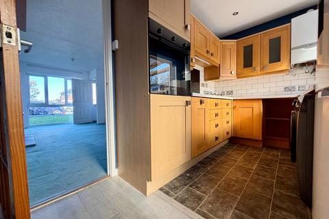 2 bedroom end of terrace house to rent, Windyridge Gardens, Cheltenham GL50