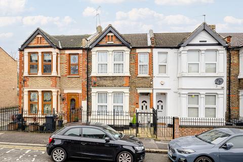 Essex Road, Chadwell Heath, RM6