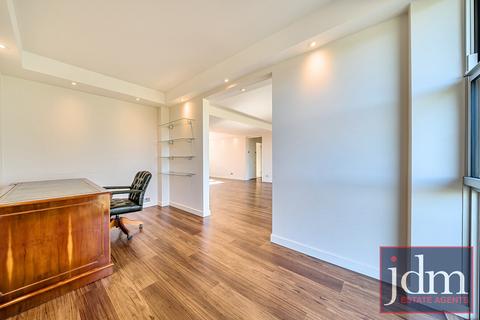 2 bedroom apartment to rent, College Road, London, SE21