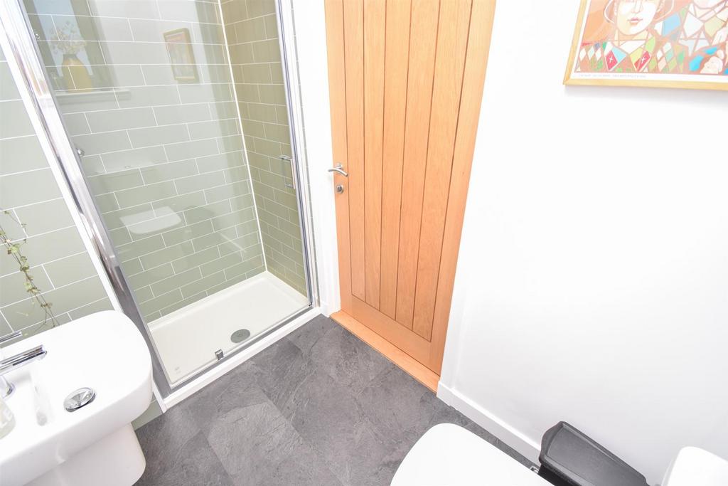 SHOWER ROOM (2).jpg