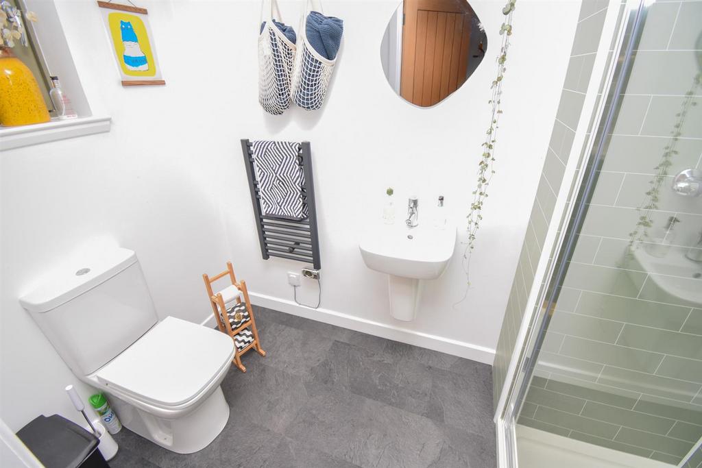 SHOWER ROOM..jpg