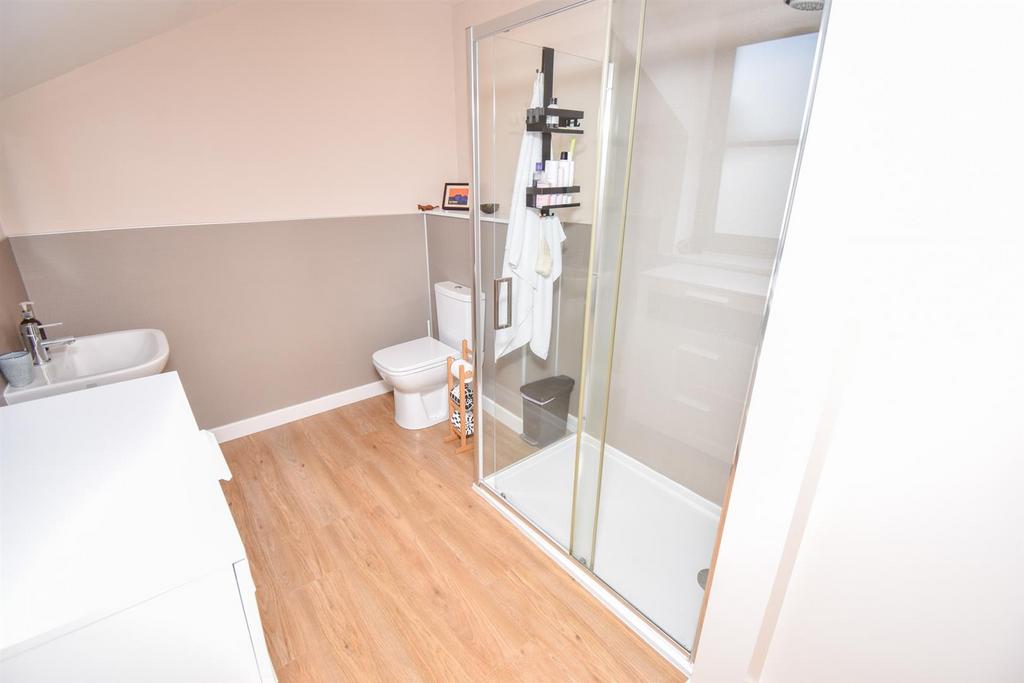 BEDROOM ONE EN-SUTIE SHOWER ROOM-2.jpg