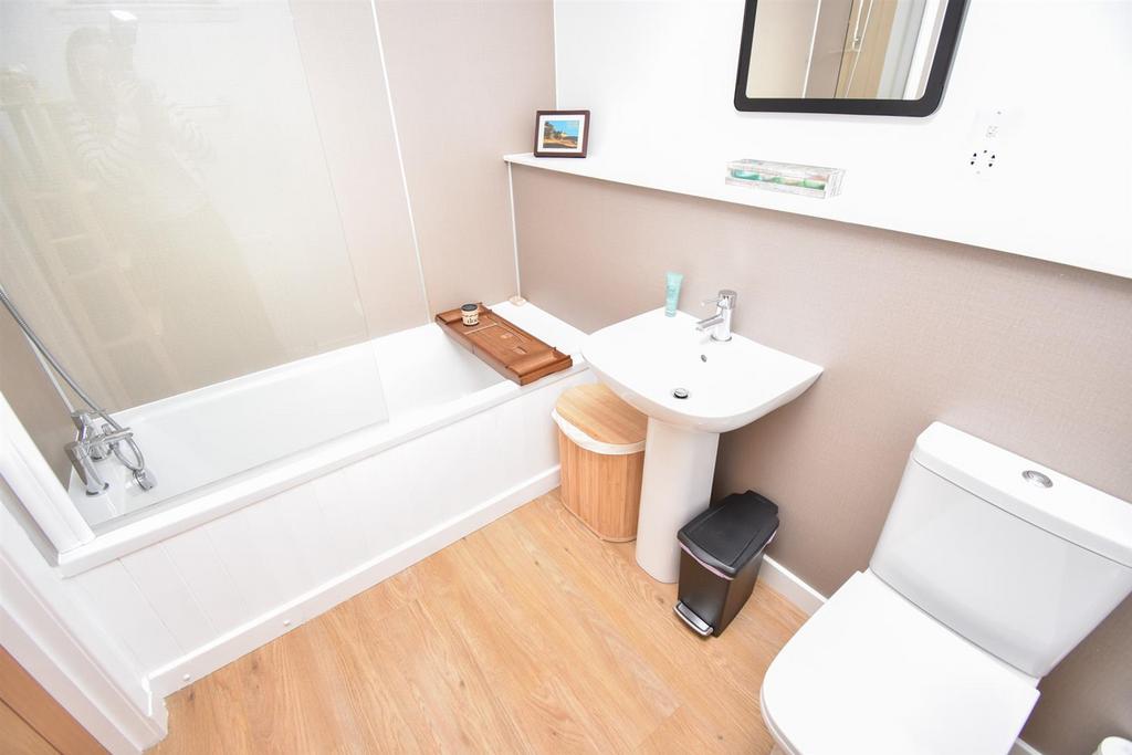 BATHROOM-2.jpg