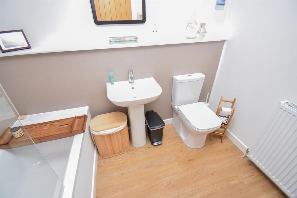 BATHROOM (2)-2..jpg