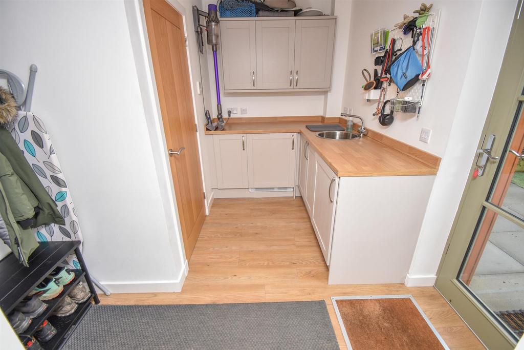 UTILITY ROOM.jpg