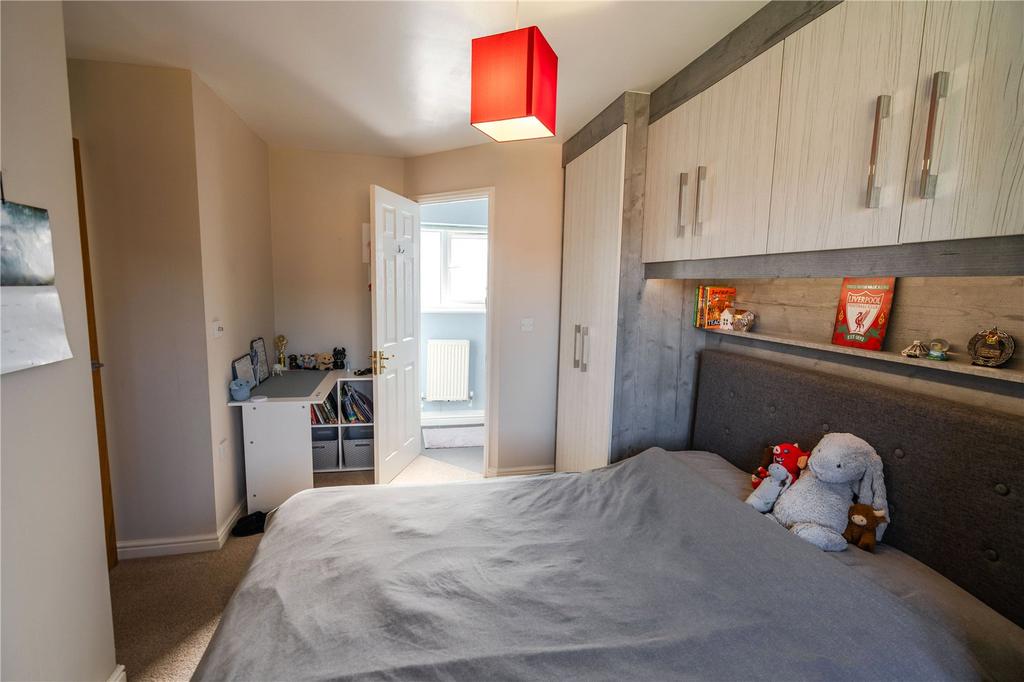 Bedroom 2 (2)