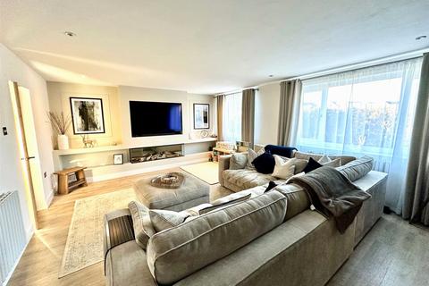 undefined, Redhill Crescent, Tingley, Wakefield, West Yorkshire, WF3
