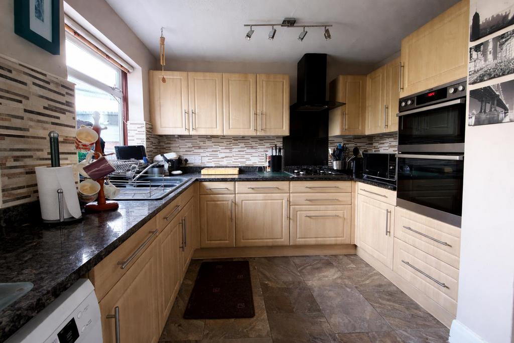 Fitted Kitchen