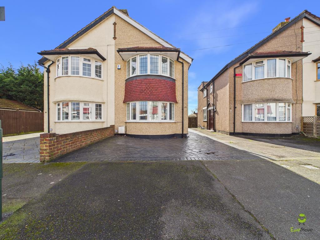 Presented by Clinton at Ewe Move Bexleyheath and Da
