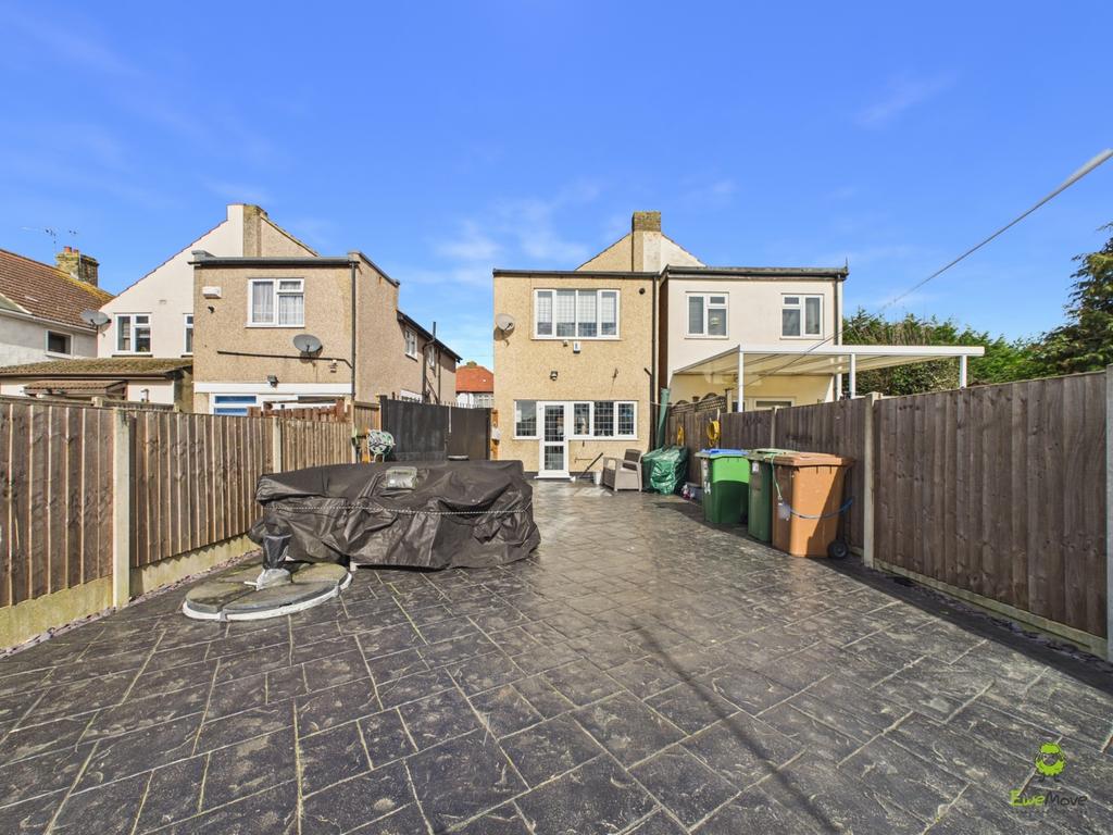 Presented by Clinton at Ewe Move Bexleyheath and Da