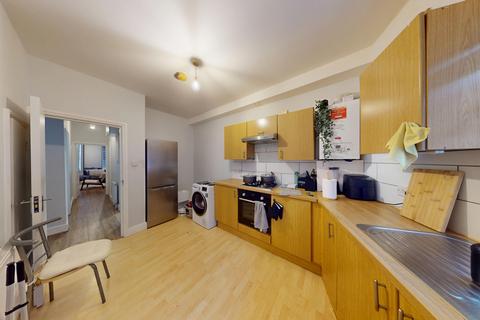 18 High Road,  London, N22