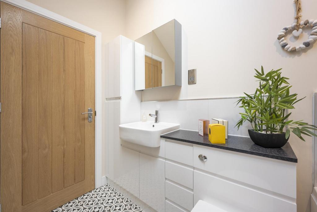 78a Cott Lane DY6 9 TY upstairs ensuite main bedroo
