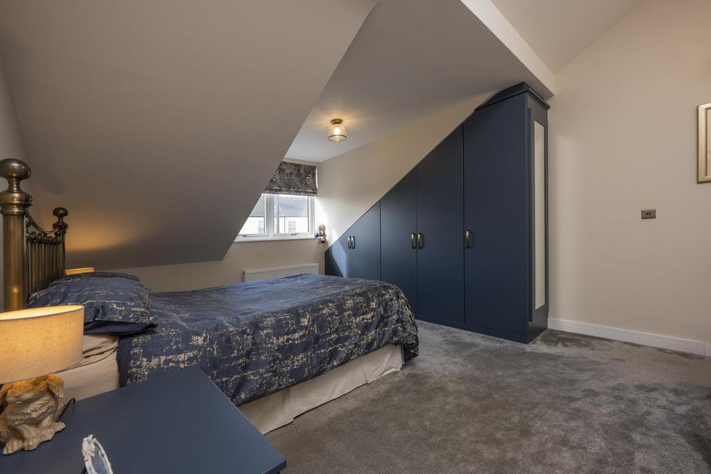 78a Cott Lane DY6 9 TY upstairs main bedroom.jpg