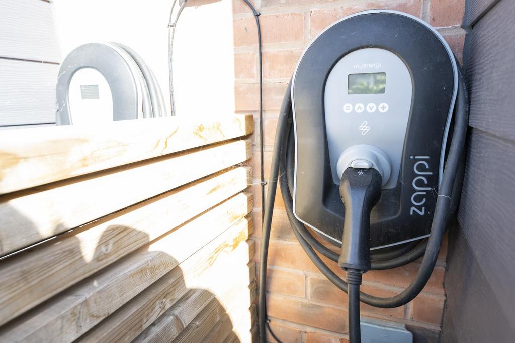78a Cott Lane DY6 9 TY Car Charging point.jpg