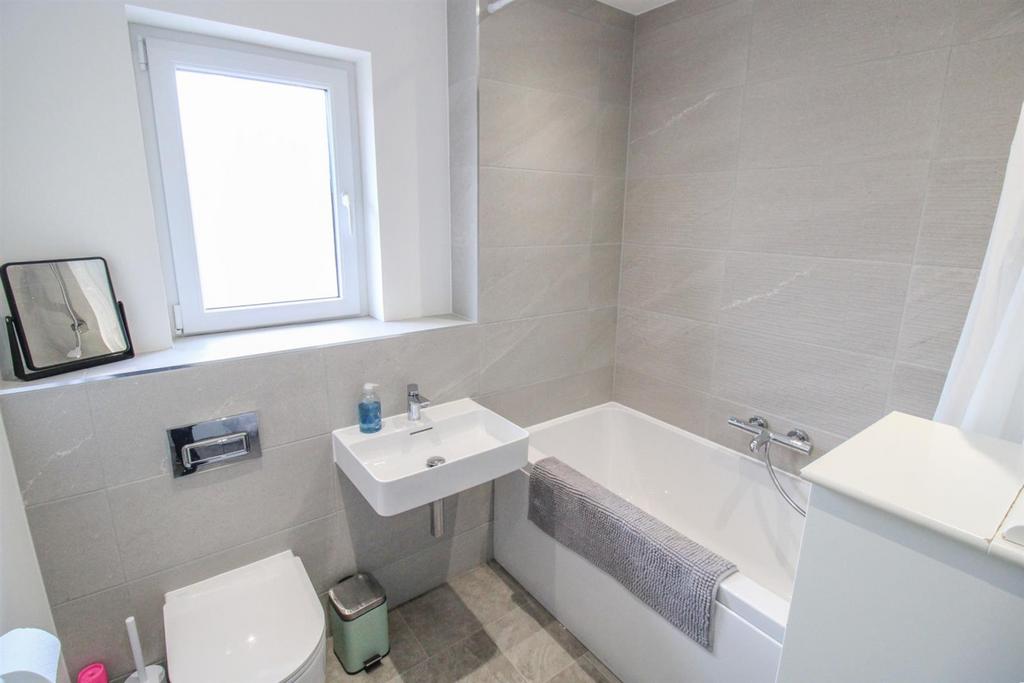 BATHROOM-2.jpg