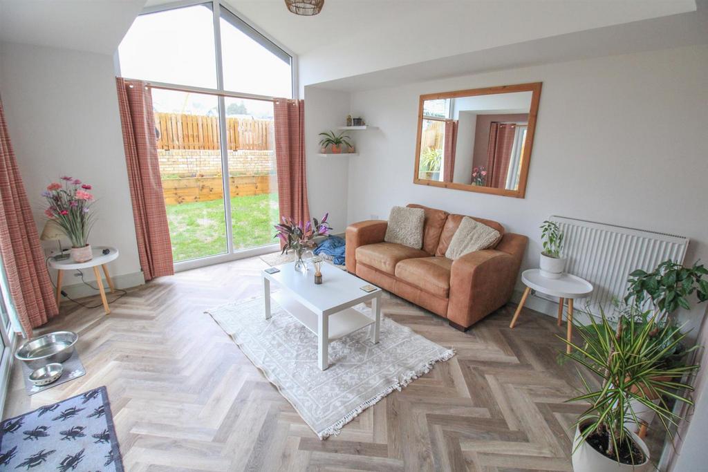 SUN ROOM-2.jpg