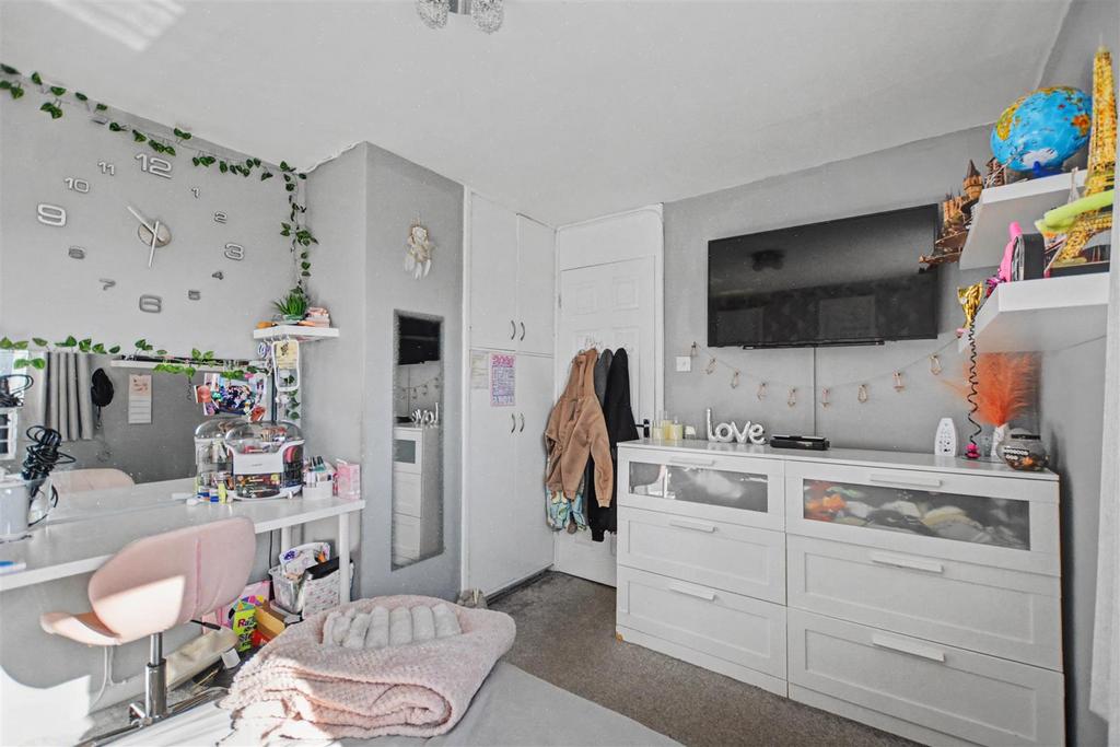 Bedroom 2 2.jpeg