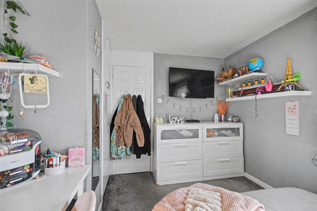 Bedroom 2 3.jpeg