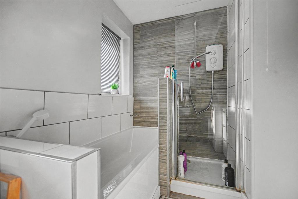 Bathroom 2.jpeg