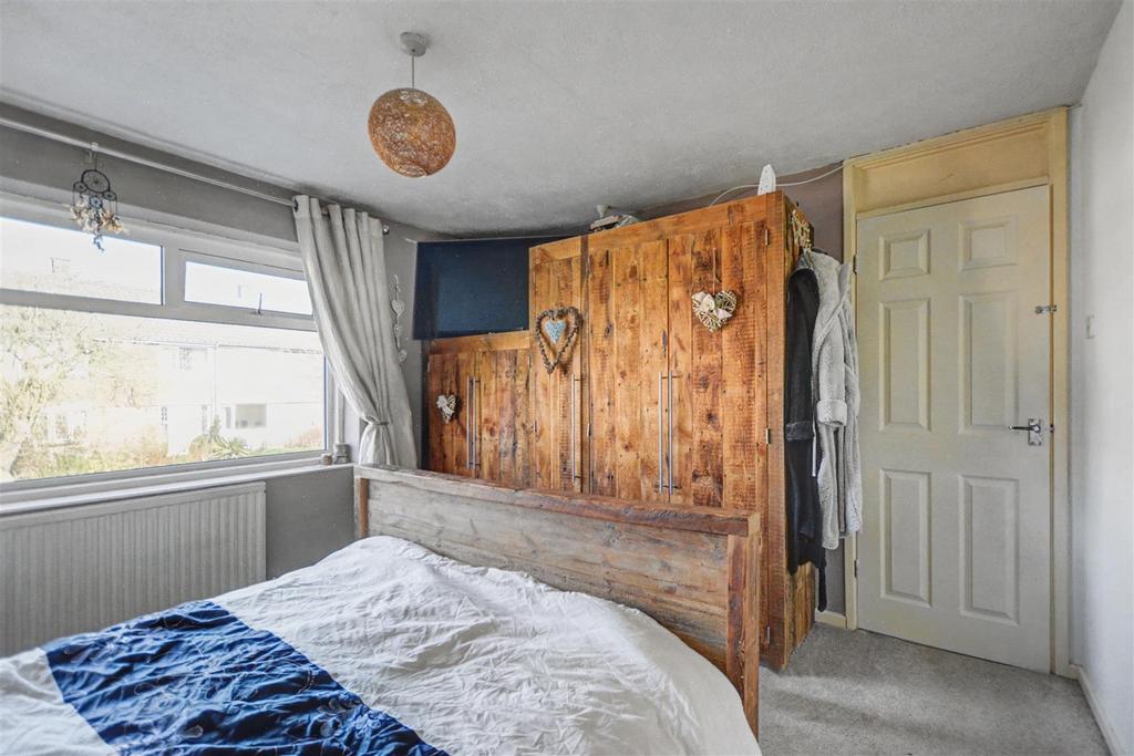 Bedroom 1 2.jpeg