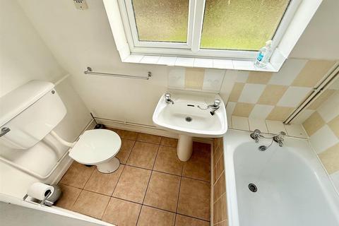 2 bedroom house for sale, Newport Road, Hemsby