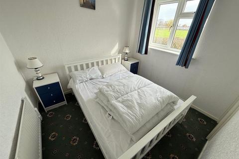 2 bedroom house for sale, Newport Road, Hemsby