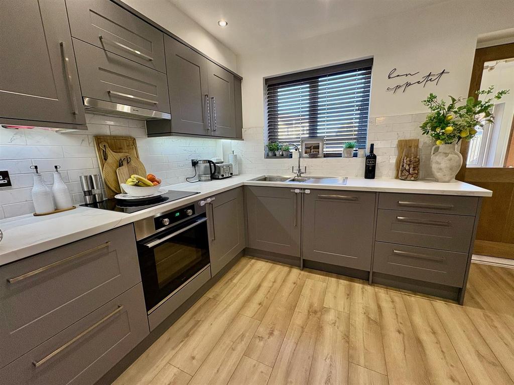 Bramleys Estate Agents - Oliver Meadows, Elland (5