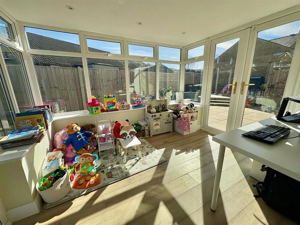 Bramleys Estate Agents - Oliver Meadows, Elland (9