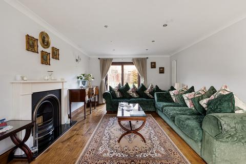 undefined, The Lindens, Loughton, IG10
