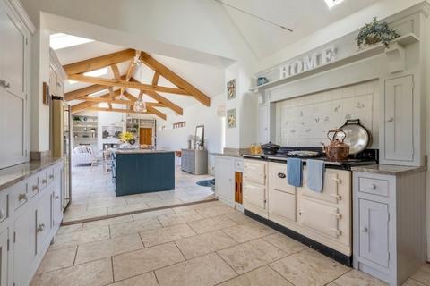 7 bedroom detached house for sale, Swallowfield Road, RG2 - Closing Date For Offers 8th May