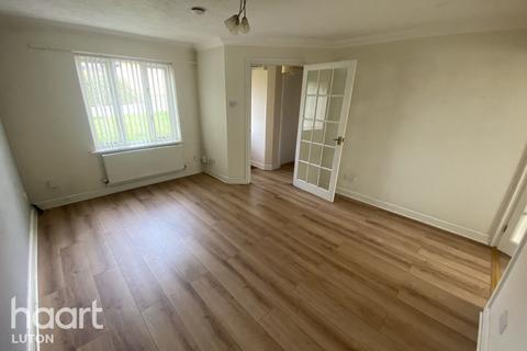Lorimer Close, LUTON