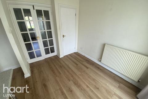 undefined, Lorimer Close, LUTON