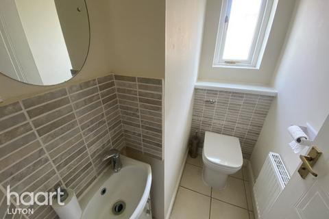 undefined, Lorimer Close, LUTON