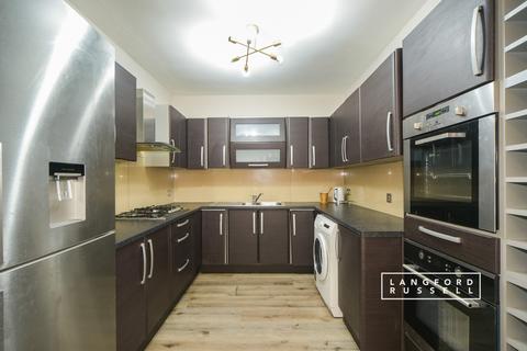 2 bedroom flat to rent, Crofton Road Orpington BR6