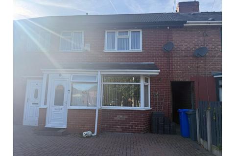 3 bedroom terraced house to rent, Milburn Avenue, Manchester, M23