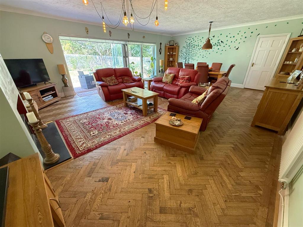 Living / Dining Room