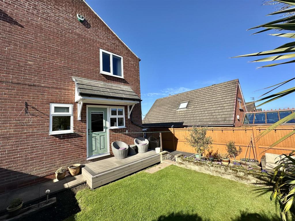 103 Norristhorpe Lane - 7.jpeg