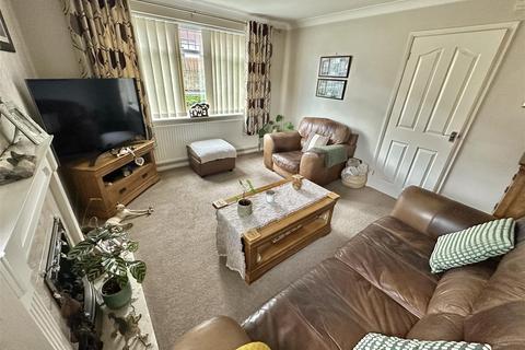 3 bedroom detached house for sale, Norristhorpe Lane, Liversedge