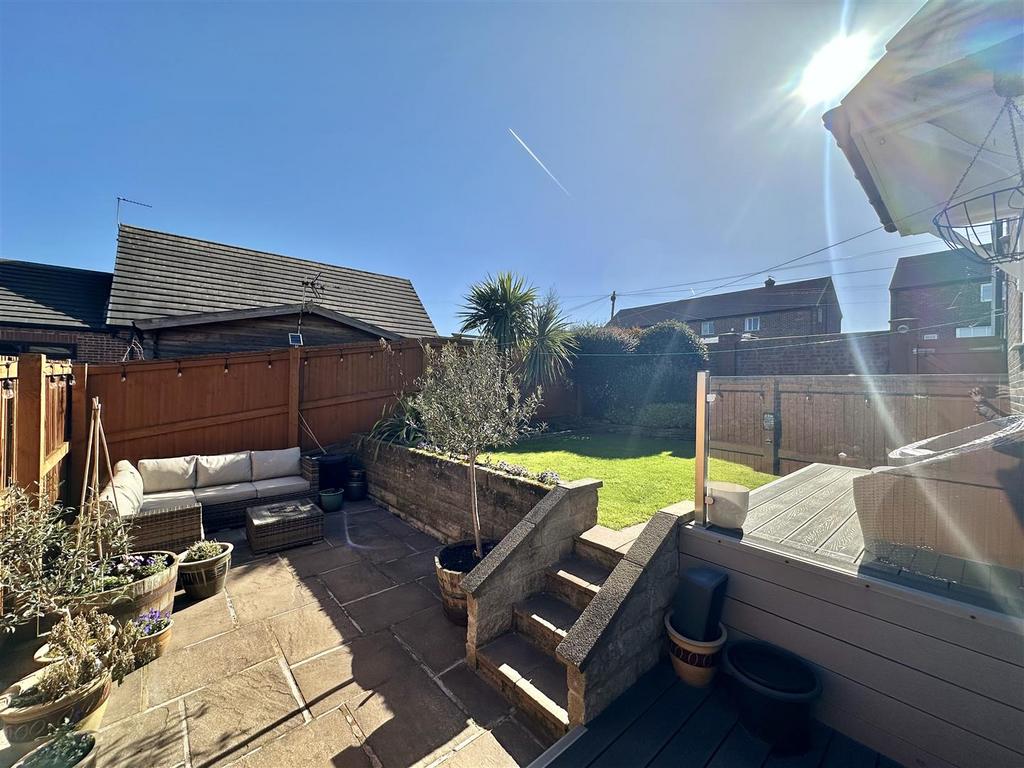 103 Norristhorpe Lane - 12.jpeg
