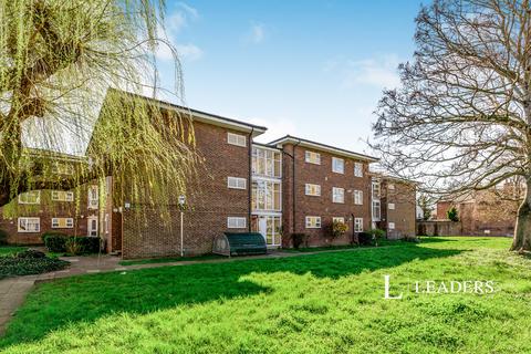 3 bedroom flat to rent, Millfield, Mill Place, KT1